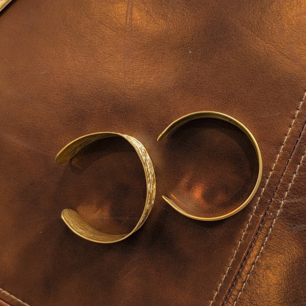 Elegant Gold Cuff Bracelets Set - Picture 4 of 8